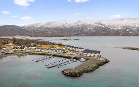 Idyllisk Sjohus Pa Naurstad